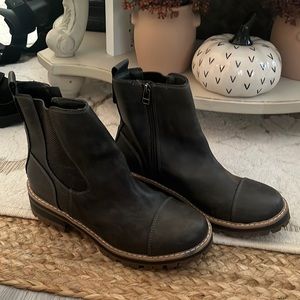 Gray time and tru boots